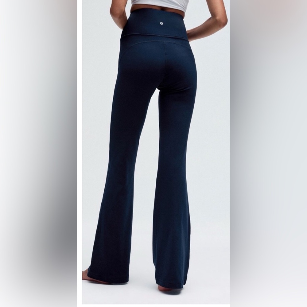 🌼Lululemon Groove Super-High-Rise Flared 34” Pant Nulu™ True Navy 2 Tall